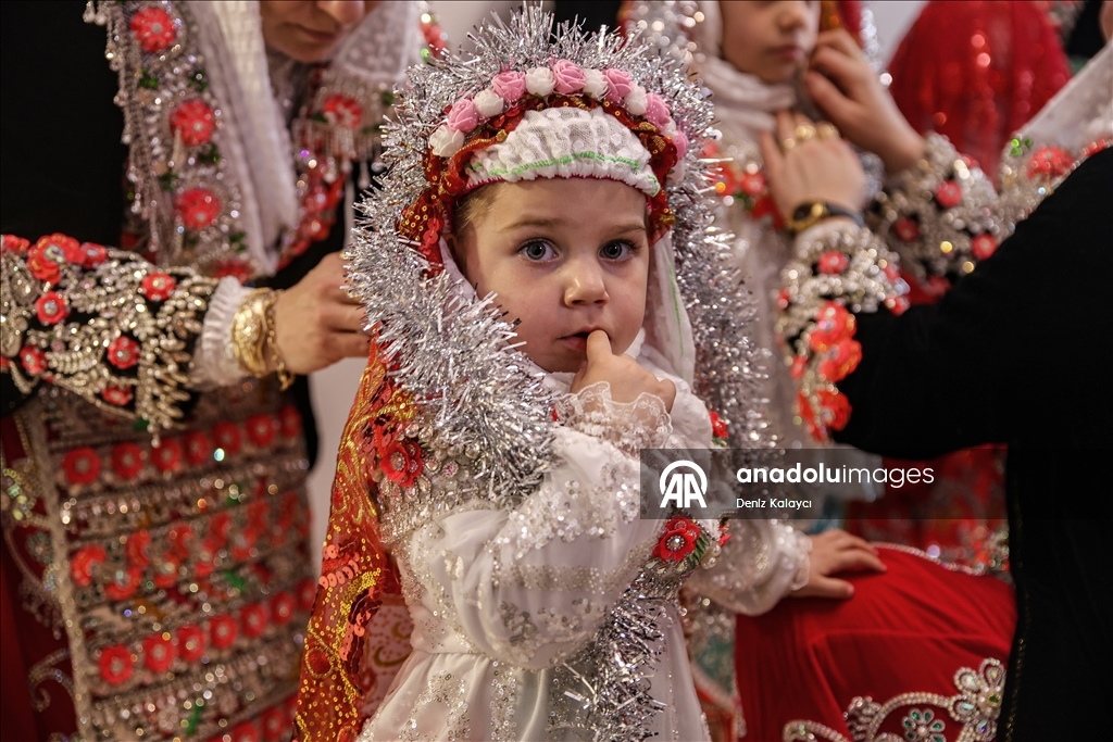 Bulgaristan’ın Ribnovo köyünde “gelina” geleneği yaşatılmaya devam ediyor