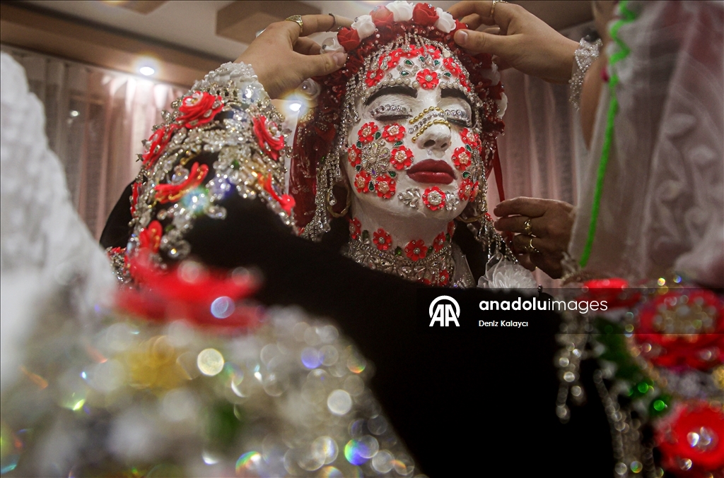 Bulgaristan’ın Ribnovo köyünde “gelina” geleneği yaşatılmaya devam ediyor