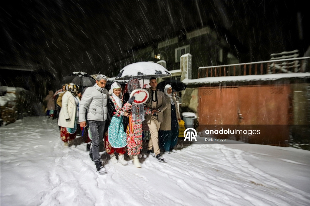 Bulgaristan’ın Ribnovo köyünde “gelina” geleneği yaşatılmaya devam ediyor