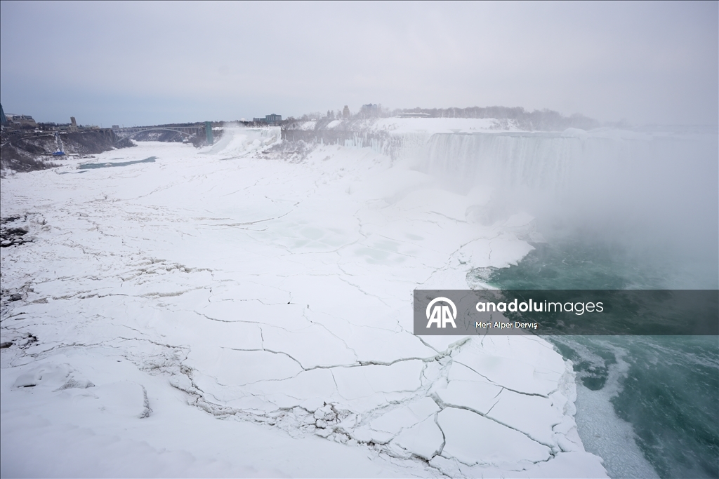 Niagara Falls Partially Freezes