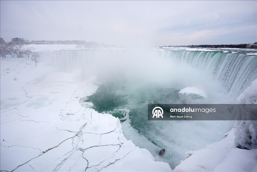 Niagara Falls Partially Freezes