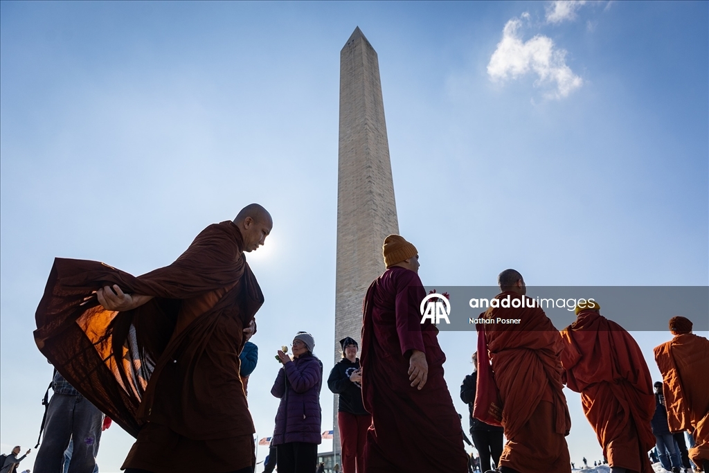 “Barış Yürüyüşü”ne çıkan Budist keşişler Washington'a ulaştı 