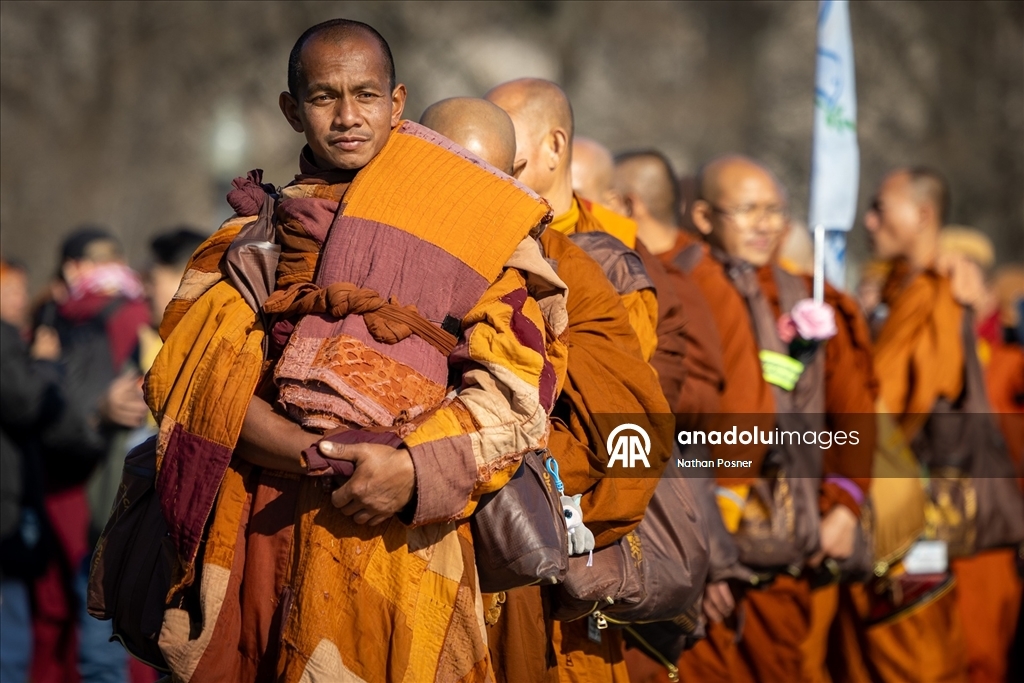 “Barış Yürüyüşü”ne çıkan Budist keşişler Washington'a ulaştı 