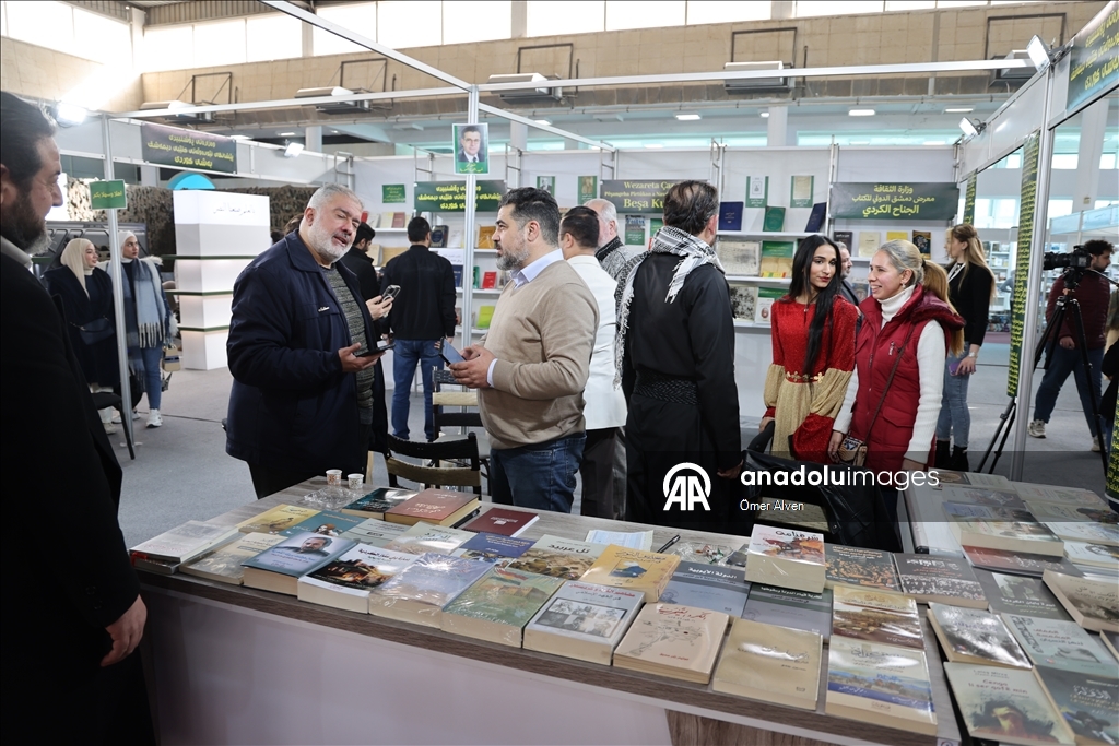 معرض دمشق الدولي يشهد أول مشاركة رسمية لكتب كردية بعد سقوط الأسد