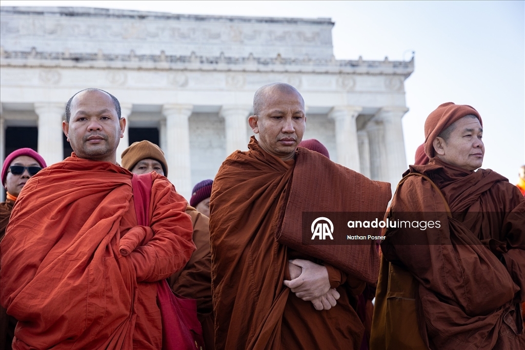 “Barış Yürüyüşü”ne çıkan Budist keşişler Washington'a ulaştı 