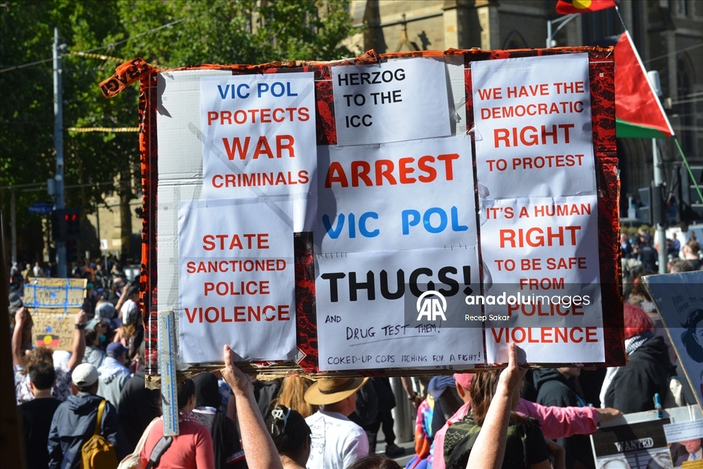 İsrail Cumhurbaşkanı Herzog'un Avustralya ziyaretinin son gününde de protestolar düzenlendi