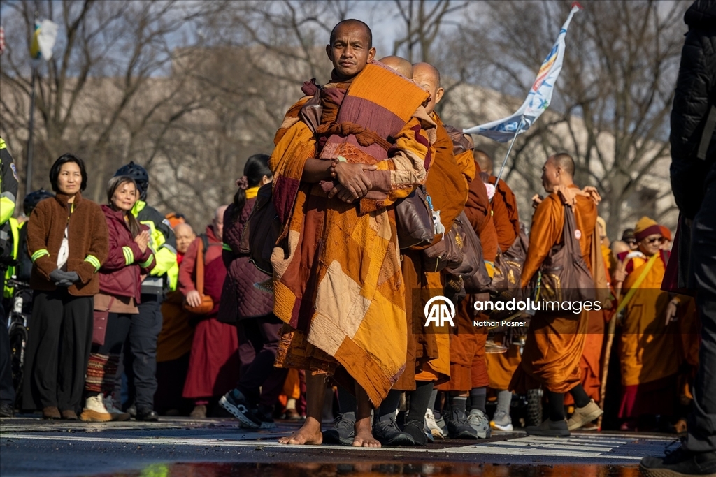 “Barış Yürüyüşü”ne çıkan Budist keşişler Washington'a ulaştı 