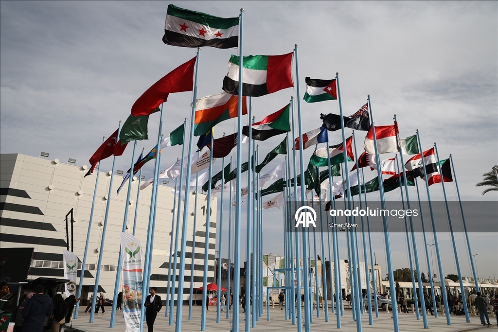 معرض دمشق الدولي يشهد أول مشاركة رسمية لكتب كردية بعد سقوط الأسد