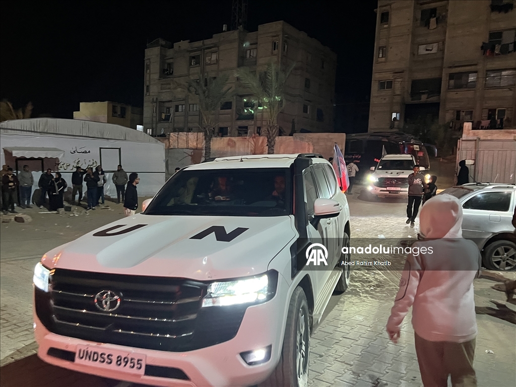 خان يونس.. 46 فلسطينيًا عائدًا عبر معبر رفح يلتقون بعائلاتهم