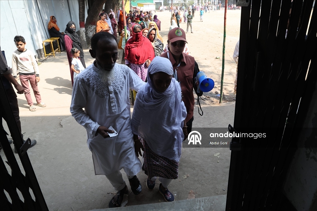 Bangladeş, 2024'teki protestoların ardından ilk genel seçim için sandık başında