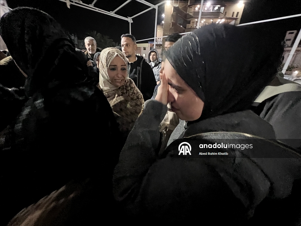 خان يونس.. 46 فلسطينيًا عائدًا عبر معبر رفح يلتقون بعائلاتهم