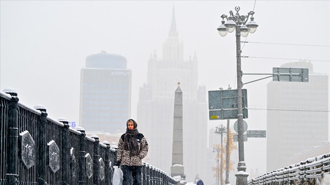 Moskova’da kar yağışı