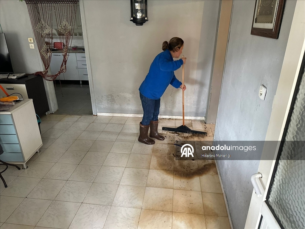 Muğla'da kuvvetli yağış nedeniyle sel ve su taşkınları yaşanıyor