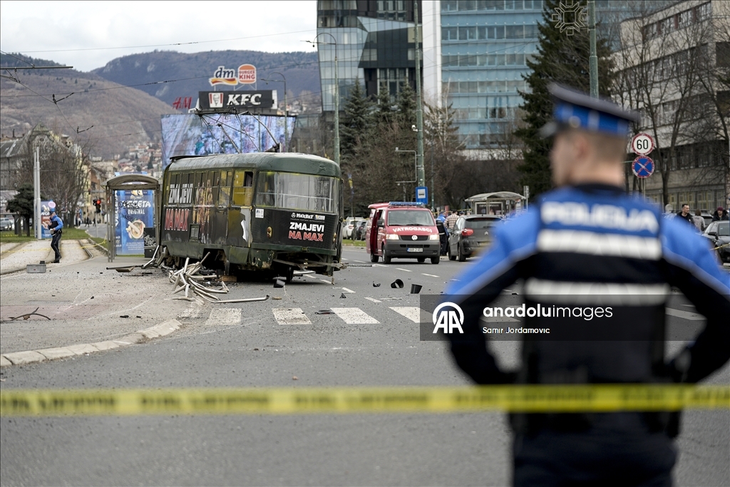 Сараево: Трамвай сошел с рельсов, один человек погиб