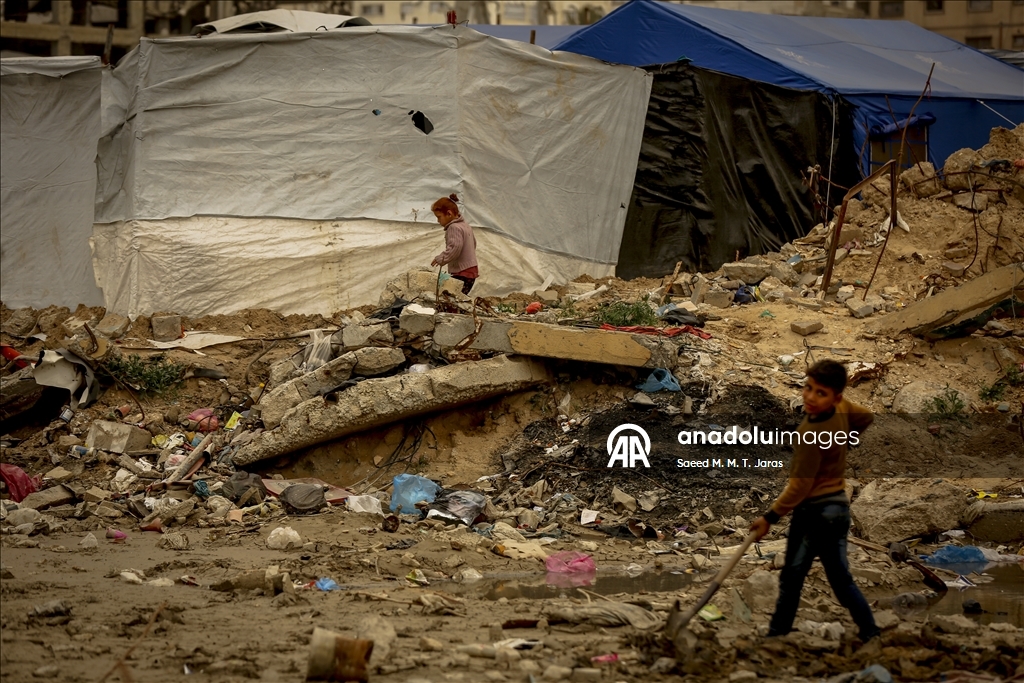 Gazze'de kum fırtınası etkili oldu