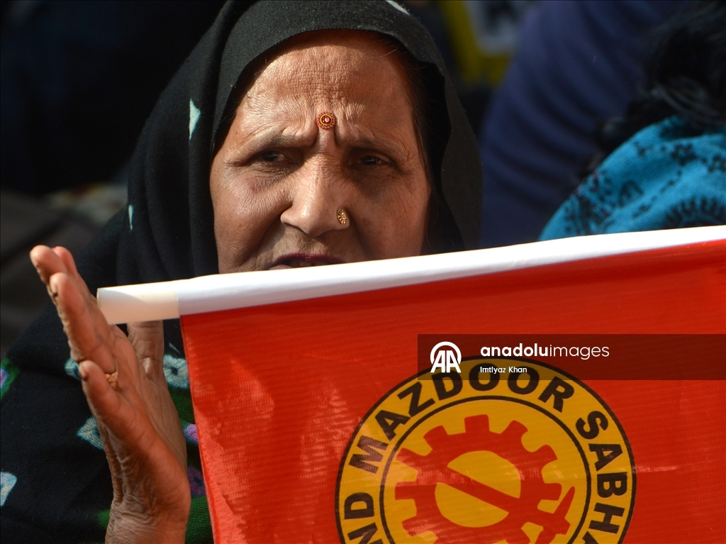 الهند.. احتجاجات نَقابية عُمالية وإضراب يعم البلاد إثر اتفاقية تجارية مؤقتة مع الولايات المتحدة