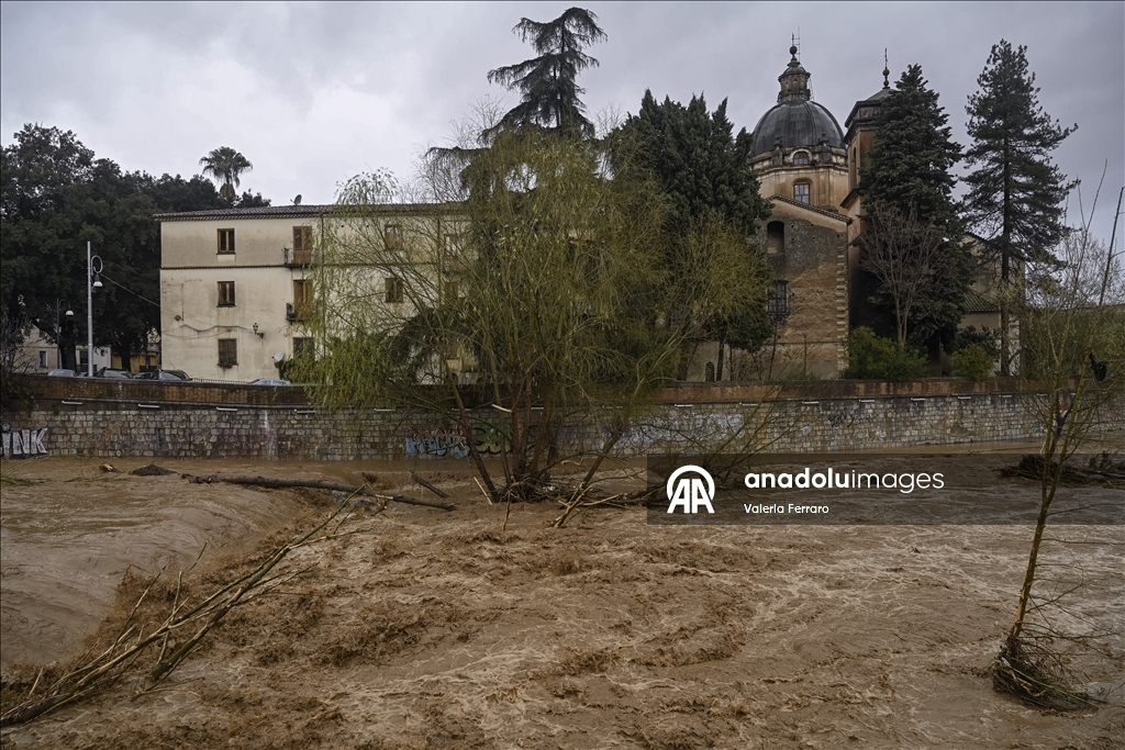 İtalya'da şiddetli yağışların yol açtığı heyelanda 1 kişi öldü, 2 kişi yaralandı