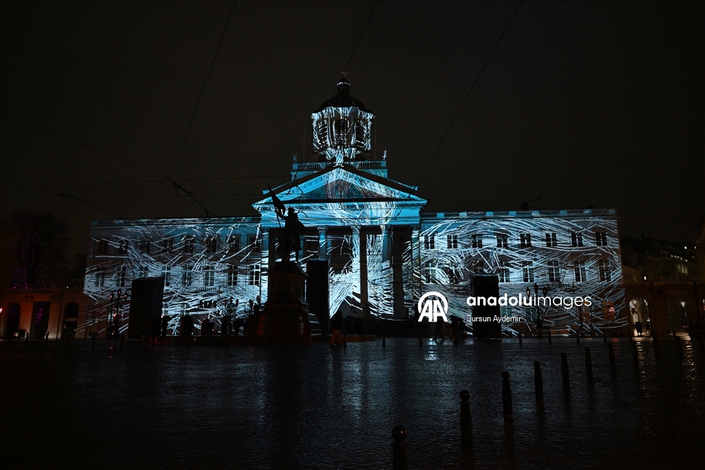 Уникальное Световое шоу началось в Брюсселе