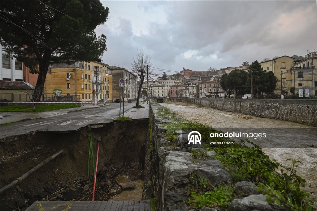 İtalya'da şiddetli yağışların yol açtığı heyelanda 1 kişi öldü, 2 kişi yaralandı