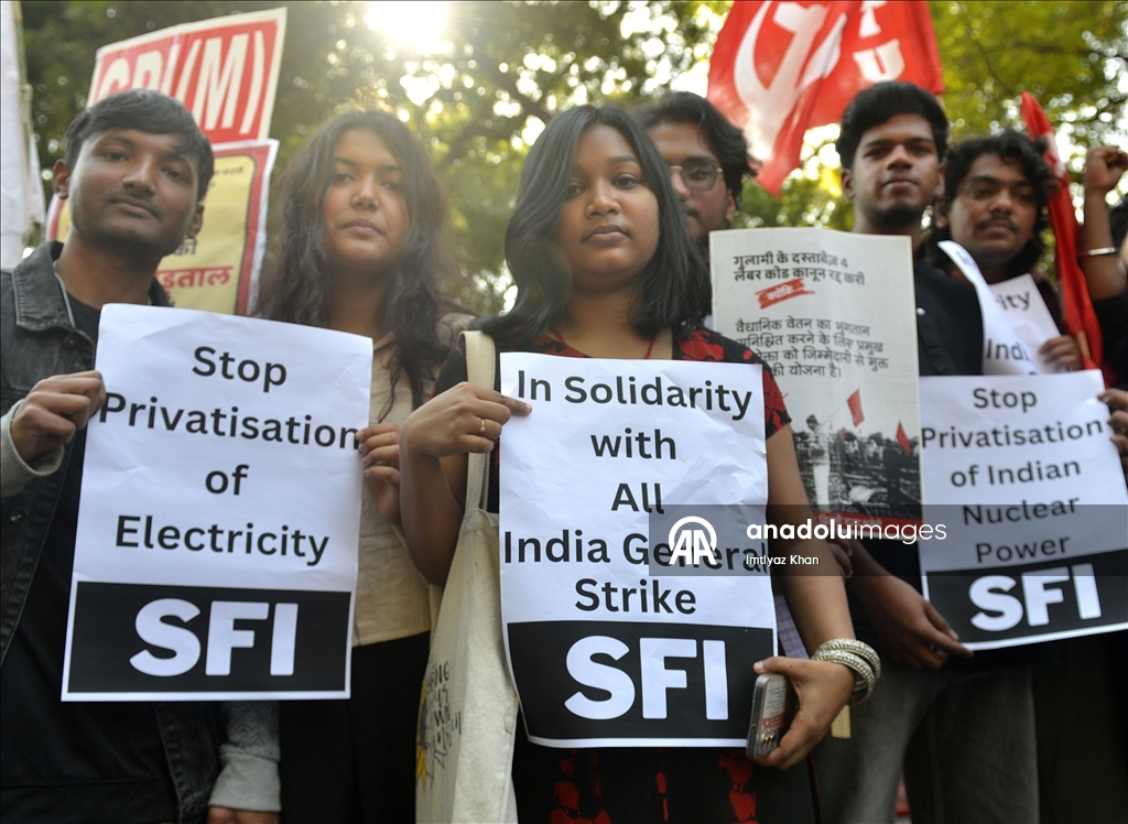 الهند.. احتجاجات نَقابية عُمالية وإضراب يعم البلاد إثر اتفاقية تجارية مؤقتة مع الولايات المتحدة