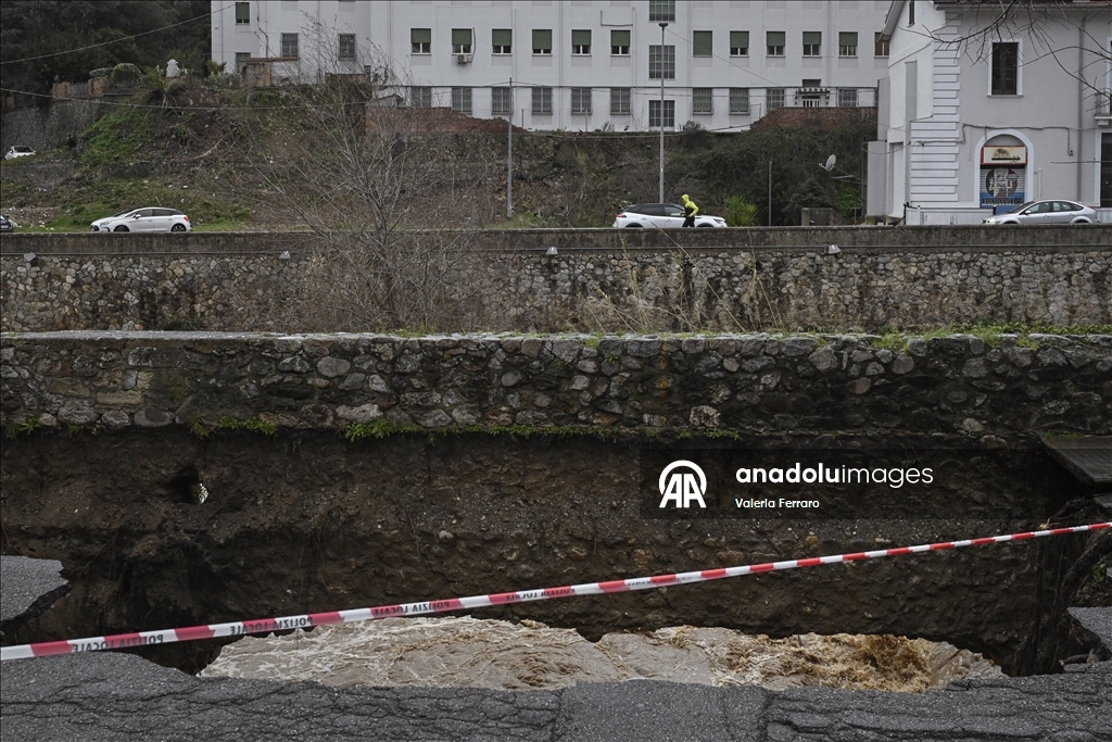 İtalya'da şiddetli yağışların yol açtığı heyelanda 1 kişi öldü, 2 kişi yaralandı