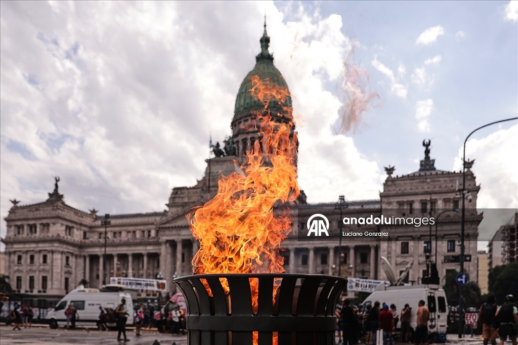 В Аргентине в ходе протестов против трудовой реформы задержали десятки человек