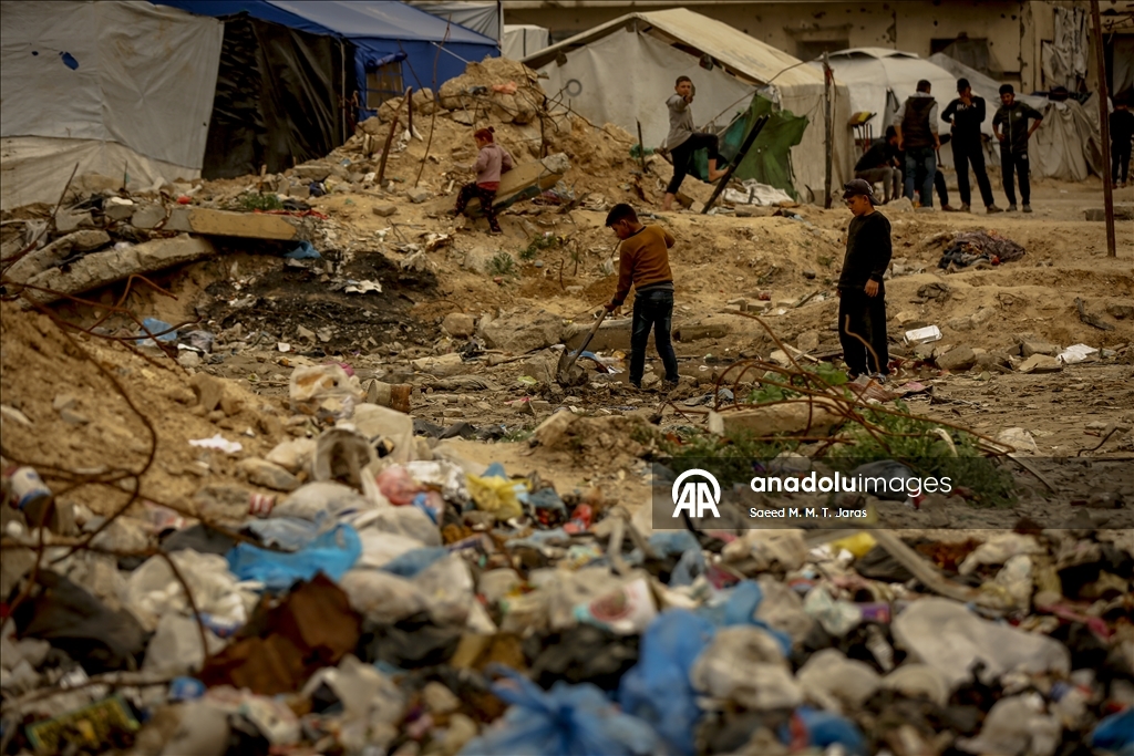 Gazze'de kum fırtınası etkili oldu