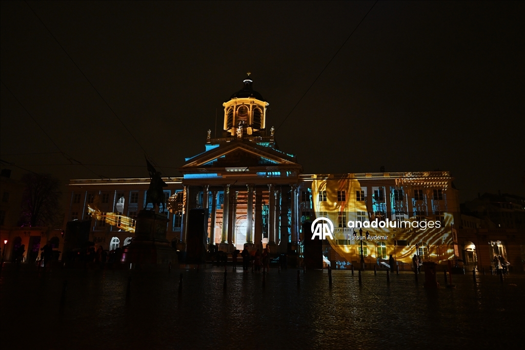 Уникальное Световое шоу началось в Брюсселе