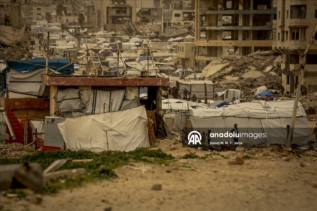 Gazze'de kum fırtınası etkili oldu