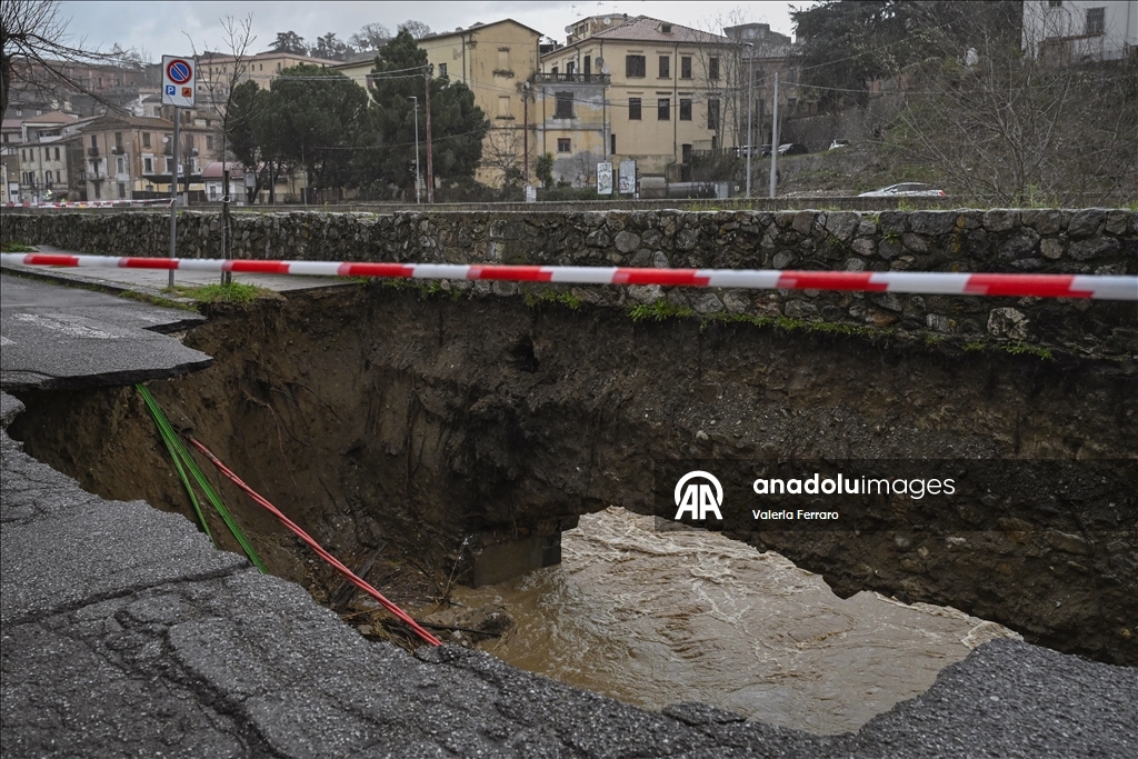 İtalya'da şiddetli yağışların yol açtığı heyelanda 1 kişi öldü, 2 kişi yaralandı