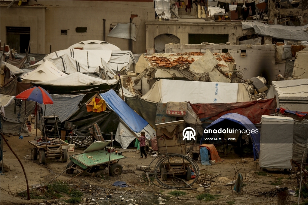 Gazze'de kum fırtınası etkili oldu