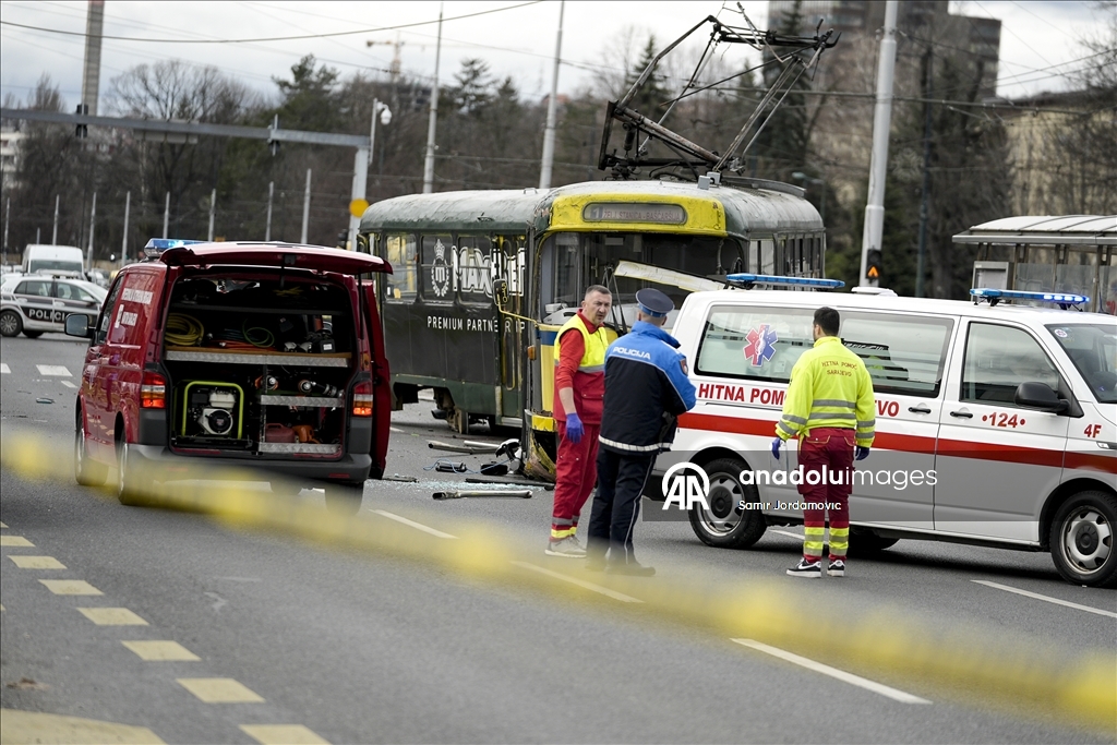 Сараево: Трамвай сошел с рельсов, один человек погиб