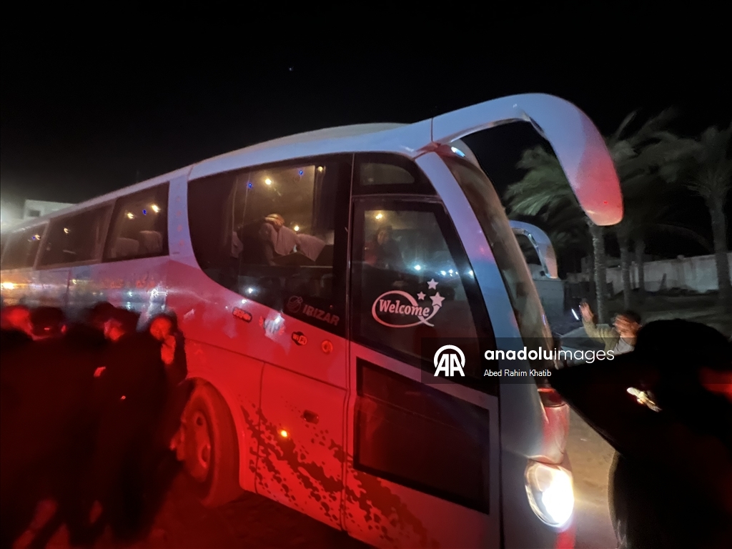 44 палестинца вернулись в Газу через КПП Рафах