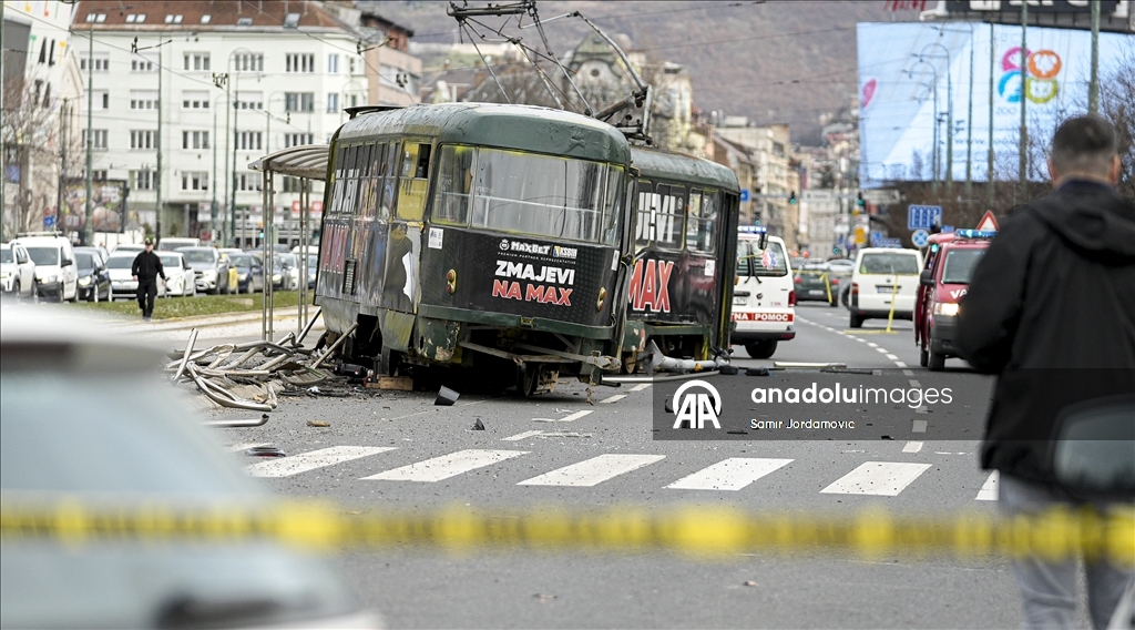 Сараево: Трамвай сошел с рельсов, один человек погиб
