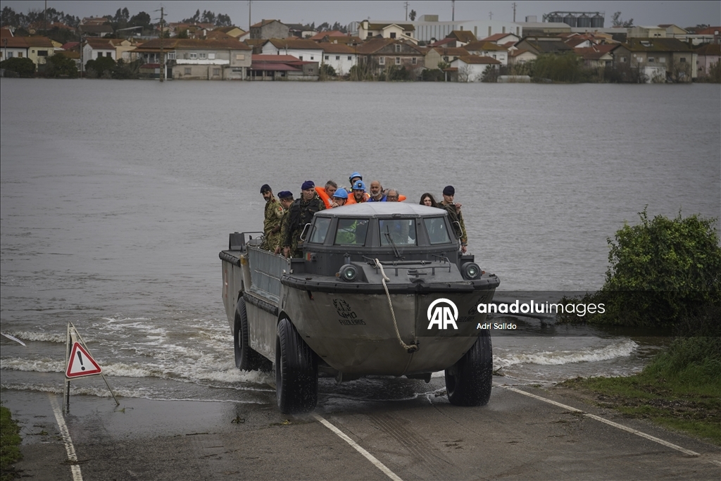В Португалии из-за наводнений эвакуировали несколько тысяч человек