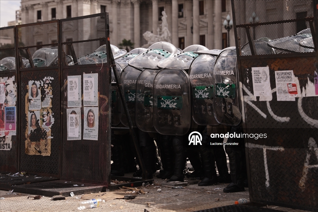 В Аргентине в ходе протестов против трудовой реформы задержали десятки человек