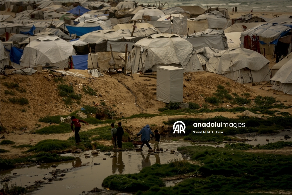 Gazze'de kum fırtınası etkili oldu