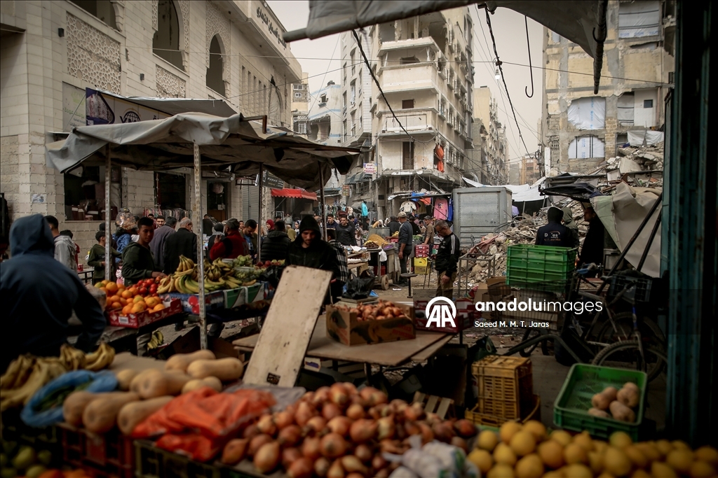 Gazze'de ramazan öncesi ez-Zaviye Çarşısı'nda yoğunluk yaşandı