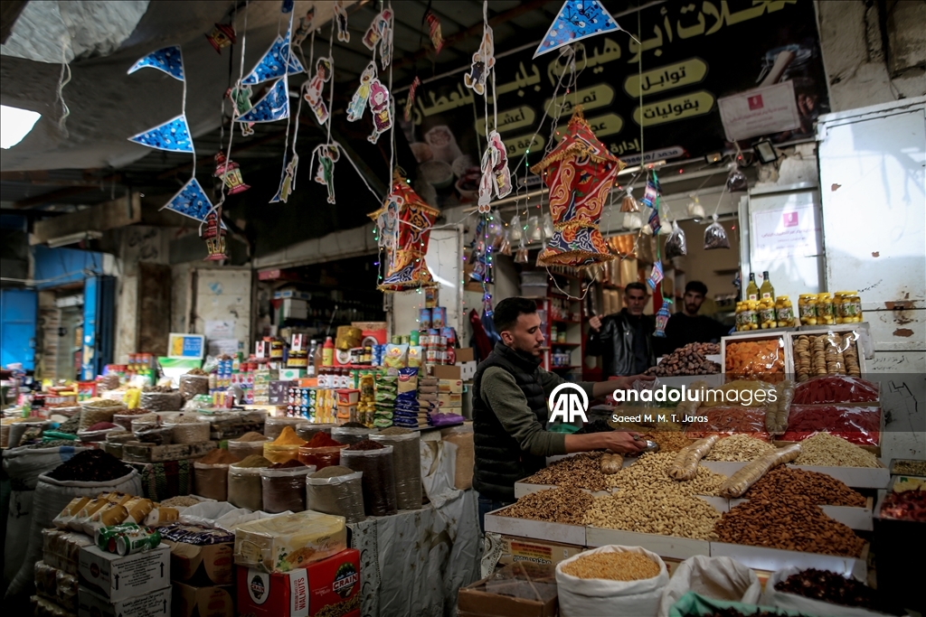 Gazze'de ramazan öncesi ez-Zaviye Çarşısı'nda yoğunluk yaşandı