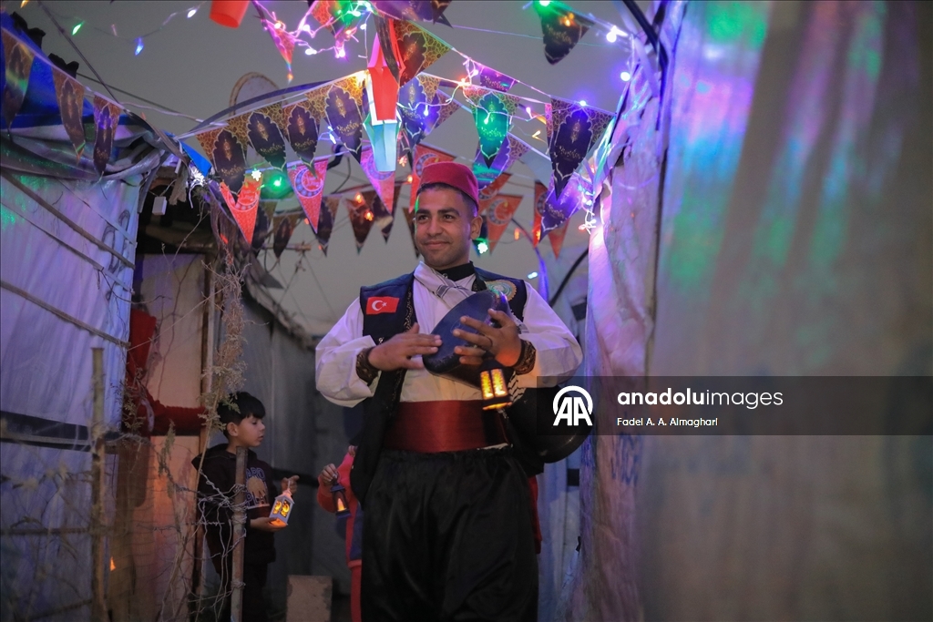  Gazze’deki yerinden edilmiş Filistinli çocukların yüzü Ramazan etkinliğiyle güldü