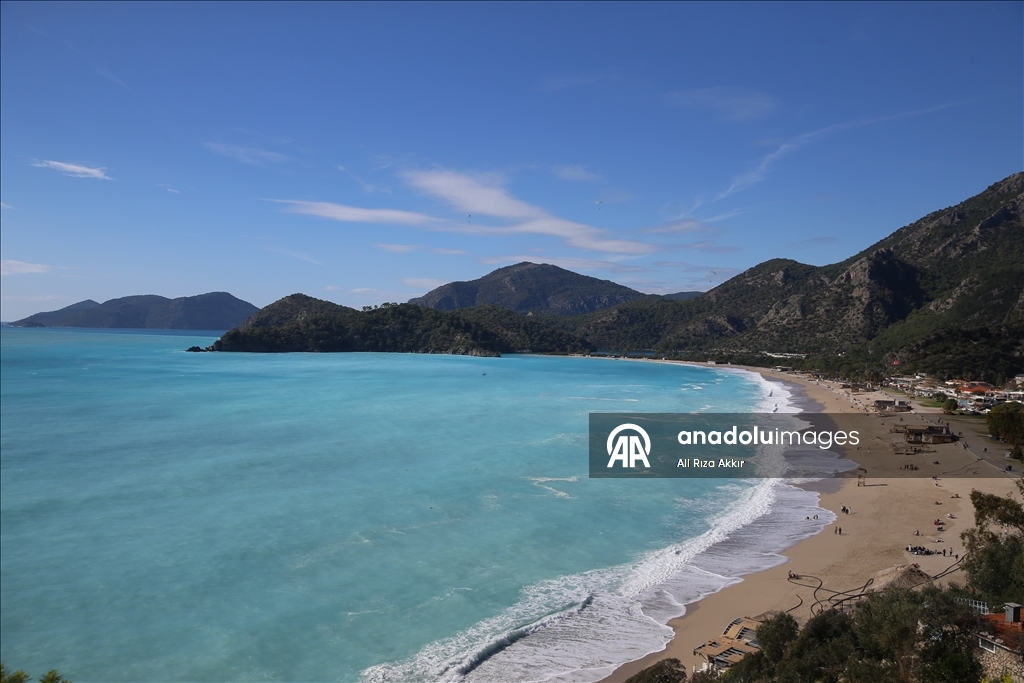 Fethiye'de Ölüdeniz'in rengi turkuaza döndü