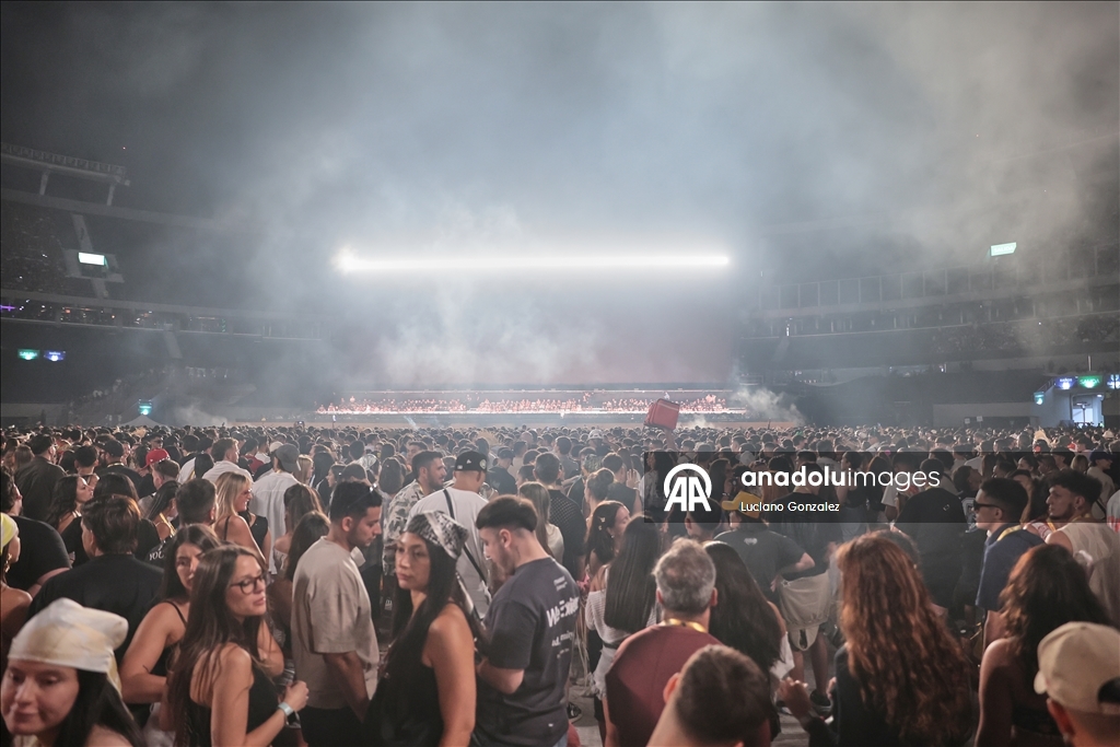 Десятки тысяч зрителей посетили концерт Bad Bunny в Аргентине