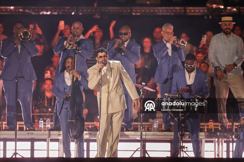 Десятки тысяч зрителей посетили концерт Bad Bunny в Аргентине