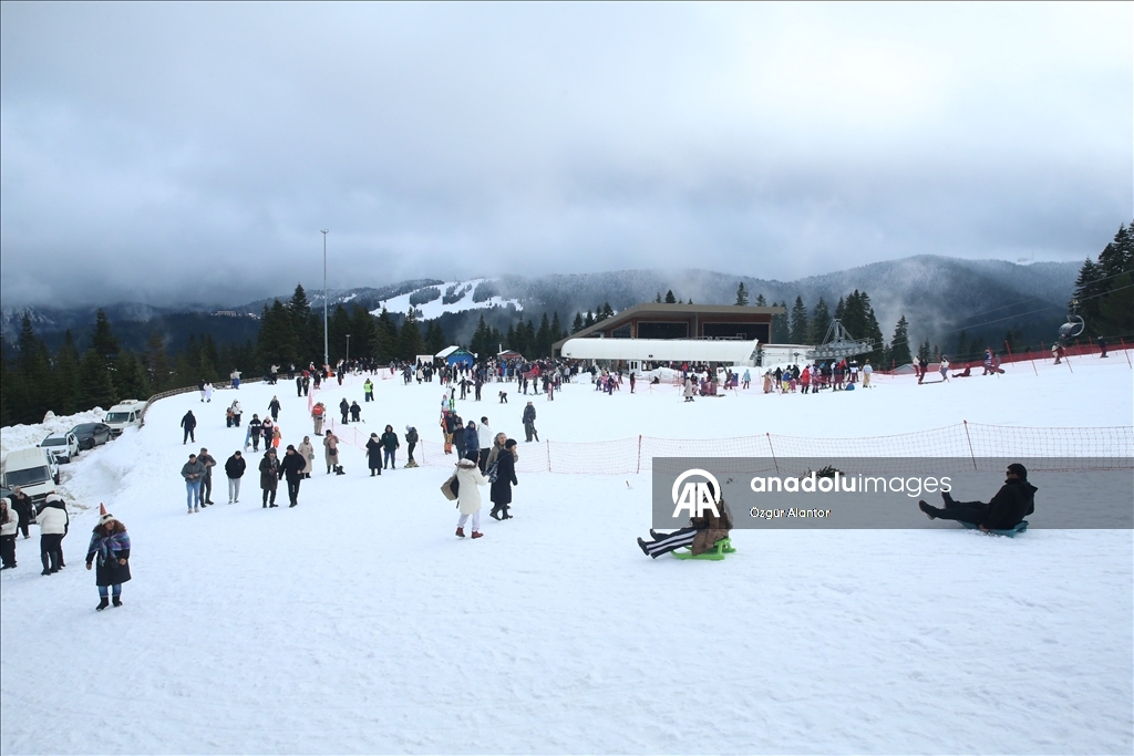 lgaz Yurduntepe Kayak Merkezi ziyaretçileri keyifli bir gün geçirdi