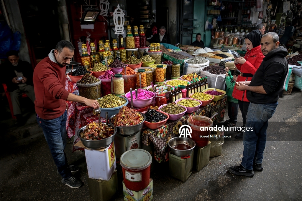 Gazze'de ramazan öncesi ez-Zaviye Çarşısı'nda yoğunluk yaşandı