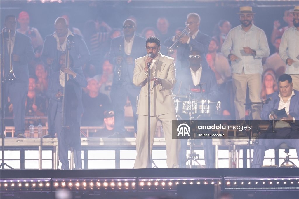 Десятки тысяч зрителей посетили концерт Bad Bunny в Аргентине