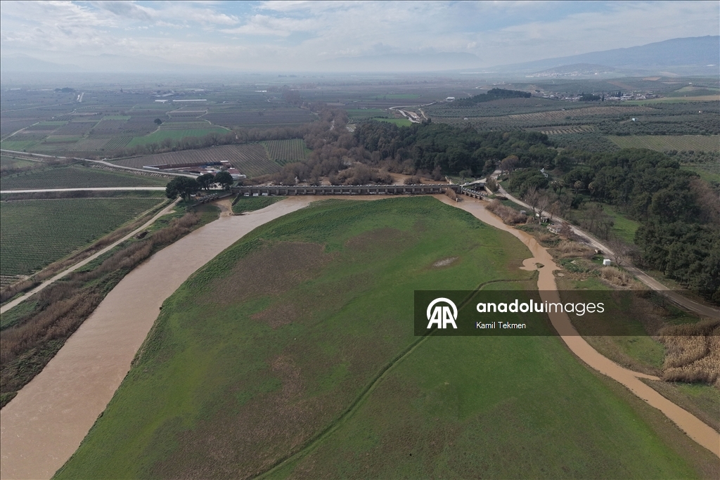 Kış yağışları Manisa'da susuz kalan barajları doldurmaya başladı