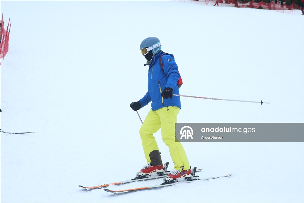 lgaz Yurduntepe Kayak Merkezi ziyaretçileri keyifli bir gün geçirdi