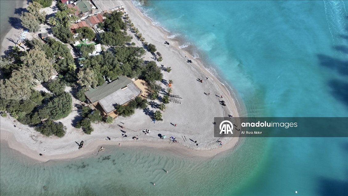Fethiye'de Ölüdeniz'in rengi turkuaza döndü