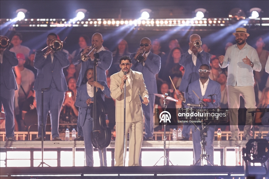 Десятки тысяч зрителей посетили концерт Bad Bunny в Аргентине